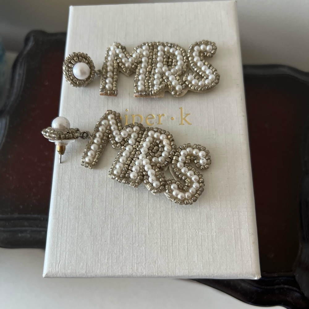 Elegant Pearl 'MRS' Earrings